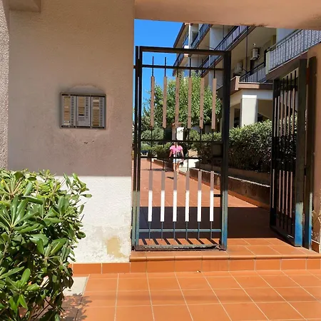 Blue Fly アパート